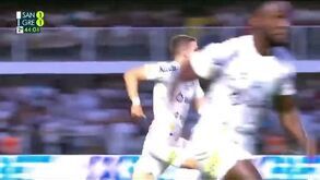 O incrível golo que deu a vitória ao Santos diante do Grémio