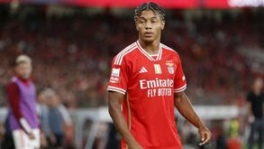 Neres quer sair: extremo farto de estar no banco