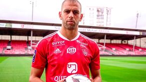 A arte de bem receber: Adeptos do Coritiba preparam festa para Slimani