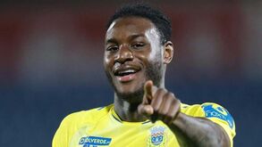 Proposta por Jerome Opoku chega da Turquia: Arouca só liberta o defesa pelo valor da cláusula