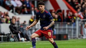 Jorge Sánchez convocado no Ajax à espera de fumo branco