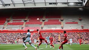 Empreiteiro trama Liverpool