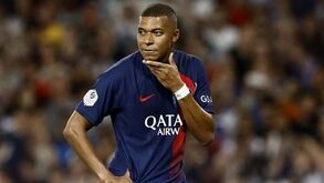 Mbappé conversa com PSG para renovar contrato