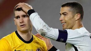 Especialista em penáltis a caminho de Istambul: Livakovic reforça baliza do Fenerbahçe