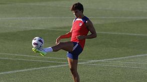 João Félix colocado a treinar com os miúdos da 'cantera' do Atlético Madrid