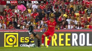 O lance do penálti sobre João Mário que permitiu ao Benfica adiantar-se em Barcelos