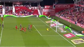 O primeiro golo do Gil Vicente ao Benfica: Samuel Soares não fica bem na fotografia