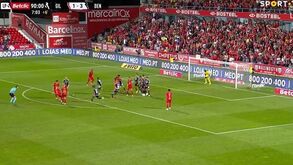 Barreira do Benfica abriu e Maxime Dominguez marcou de livre direto o segundo golo do Gil Vicente
