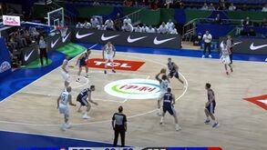 Não é exagero: basquetebolista da Jordânia é exatamente igual a Kobe Bryant a jogar!
