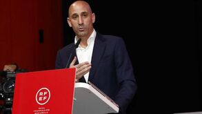 Mãe de Rubiales fecha-se em igreja e faz greve de fome “até que seja feita justiça” pelo filho
