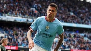 João Cancelo no Barcelona: o que está a atrasar a transferência