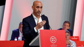 Federação Espanhola pede demissão imediata de Luis Rubiales e mostra apoio a Pedro Rocha