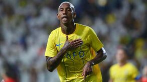Talisca desmente saída do Al Nassr
