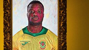 Paços de Ferreira oficializa Ange Chibozo 