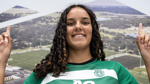 Rita Almeida assina contrato profissional com o Sporting