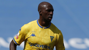 Mangala segue condicionado