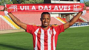 Extremo Carlos Daniel é reforço do AVS SAD