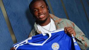 Leicester oficializa Fatawu: «É o melhor lugar para mim»