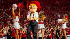 Jogo de voleibol nos Estados Unidos bate recorde de assistência num evento desportivo feminino