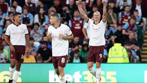 XAA-Desporto - PREMIER LEAGUE Manchester United empata fora de casa. O  Manchester United foi hoje ao reduto do Burnley empatar a um golo, em  partida referente à jornada 24 do campeonato inglês.