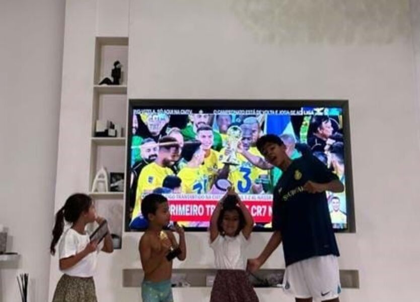 Georgina vê vitória de Ronaldo pela CMTV acompanhada pelos filhos