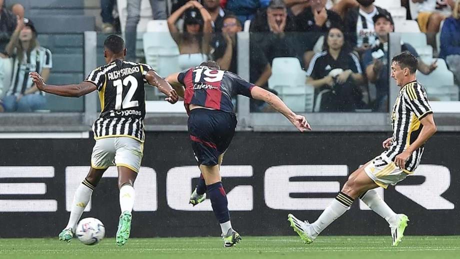 Árbitro e VAR do Juventus-Bolonha suspensos