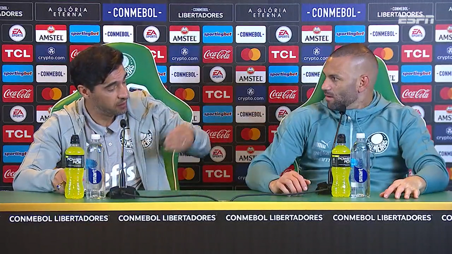 Momento caricato gerou muitas gargalhadas entre os presentes