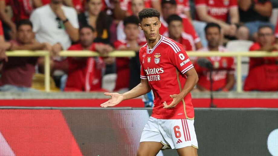 Bah parte como titular e único lateral-direito de raiz