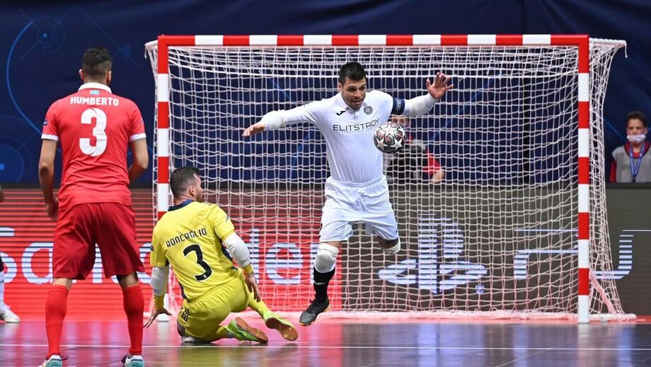  Higuita foi eleito o melhor guardião do Mundo em 2016 e 2017 