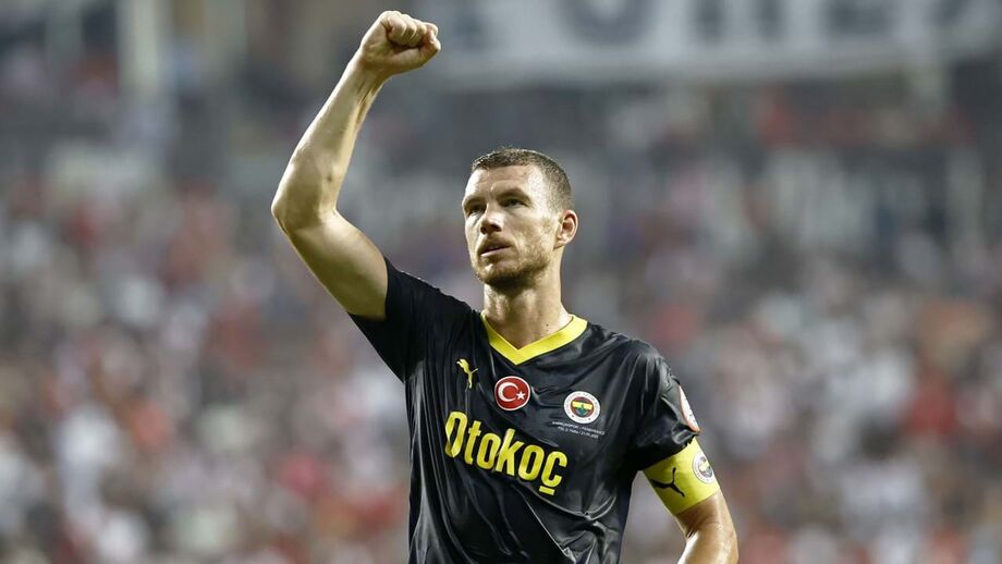 Dzeko marcou um dos golos