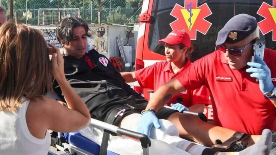 Bock foi transportado de ambulância