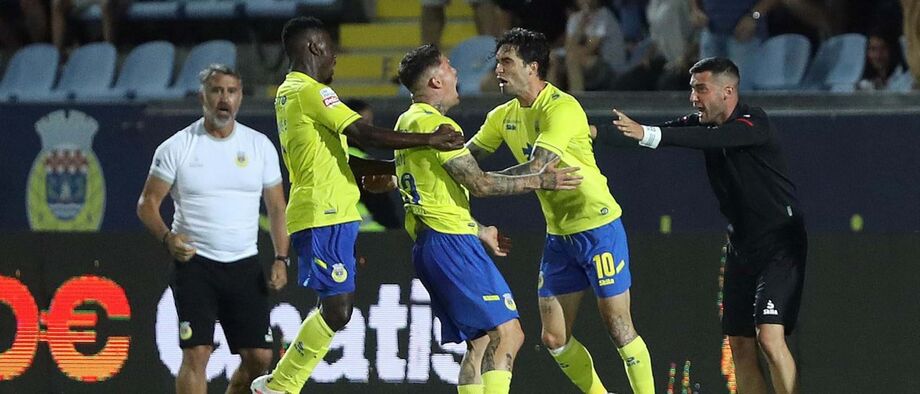 A crónica do Arouca-Estoril, 4-3: alcateia reduzida deu o golpe fatal 