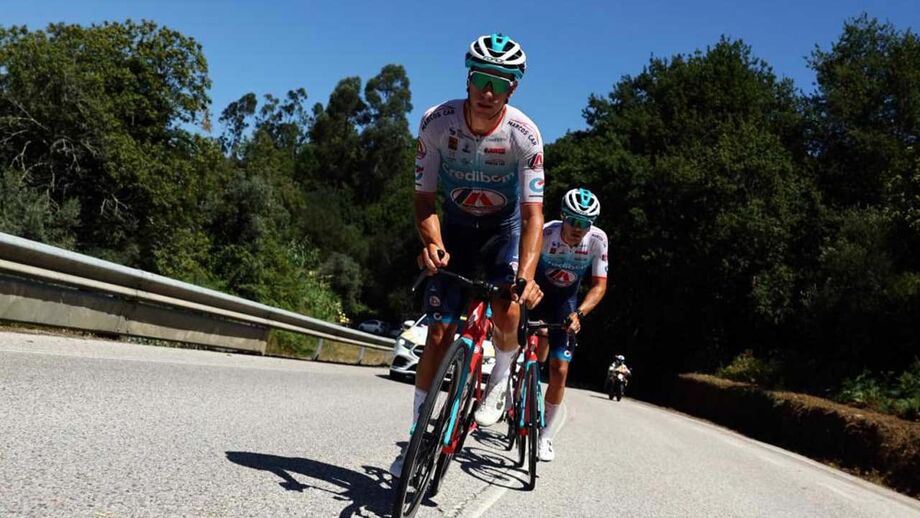 A equipa da Credibom-LA Alumínios-MarcosCar na presente Volta a Portugal