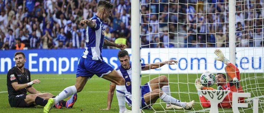 A crónica do FC Porto-Farense, 2-1: rastilho apagado perto da explosão