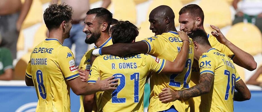 A crónica do Estoril-Rio Ave, 2-0: voz da experiência faz valer timeout