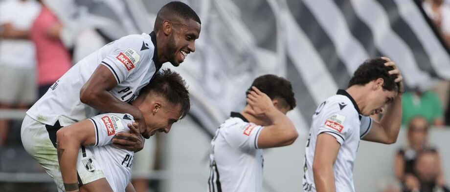 A crónica do V. Guimarães-Vizela, 2-0: rei segue firme na rota perfeita