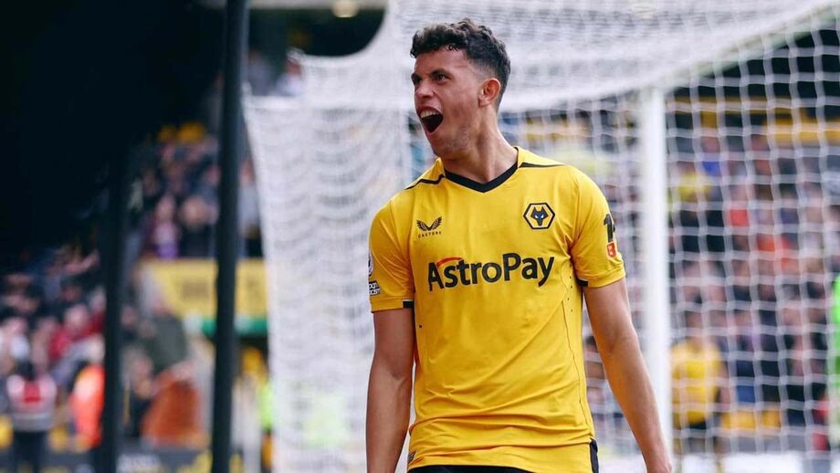 Matheus Nunes à mesa em Manchester após elogios de Guardiola