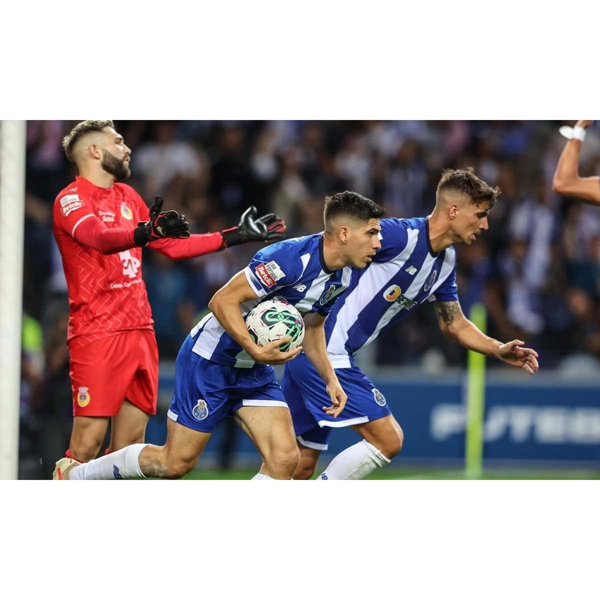 Chaves-FC Porto, 1-3: 'jogo cão' só no fim conheceu o dono - Liga Betclic -  Jornal Record