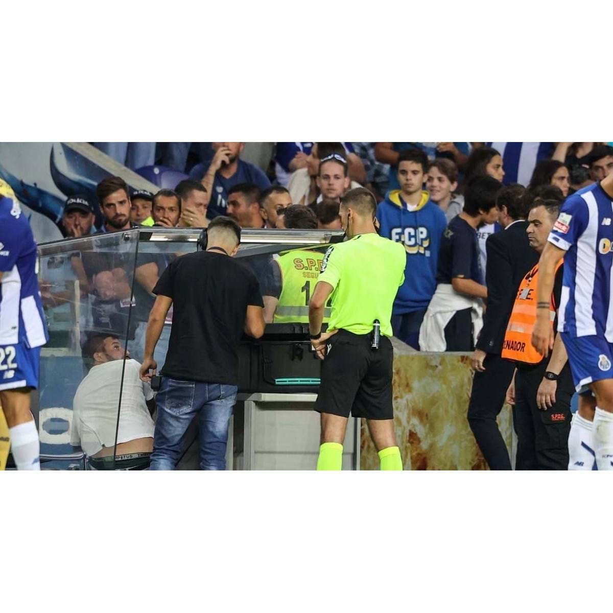 A polémica continua: FC Porto volta a ter falta de comparência e arrisca  ser excluído da competição na próxima ausência – Observador