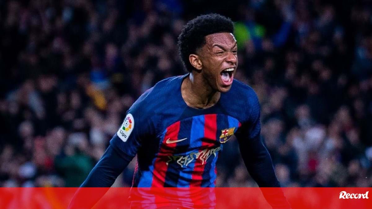 Melhor do mundo no futsal, brasileiro renova com o Barcelona até 2024