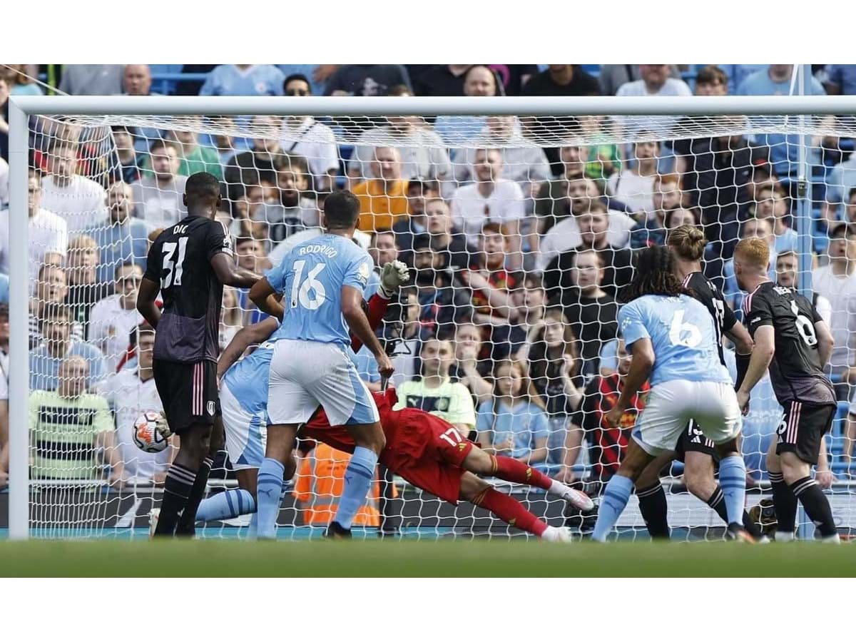Manchester City vence jogo inaugural da Liga Inglesa com dois golos de  Haaland - SIC Notícias