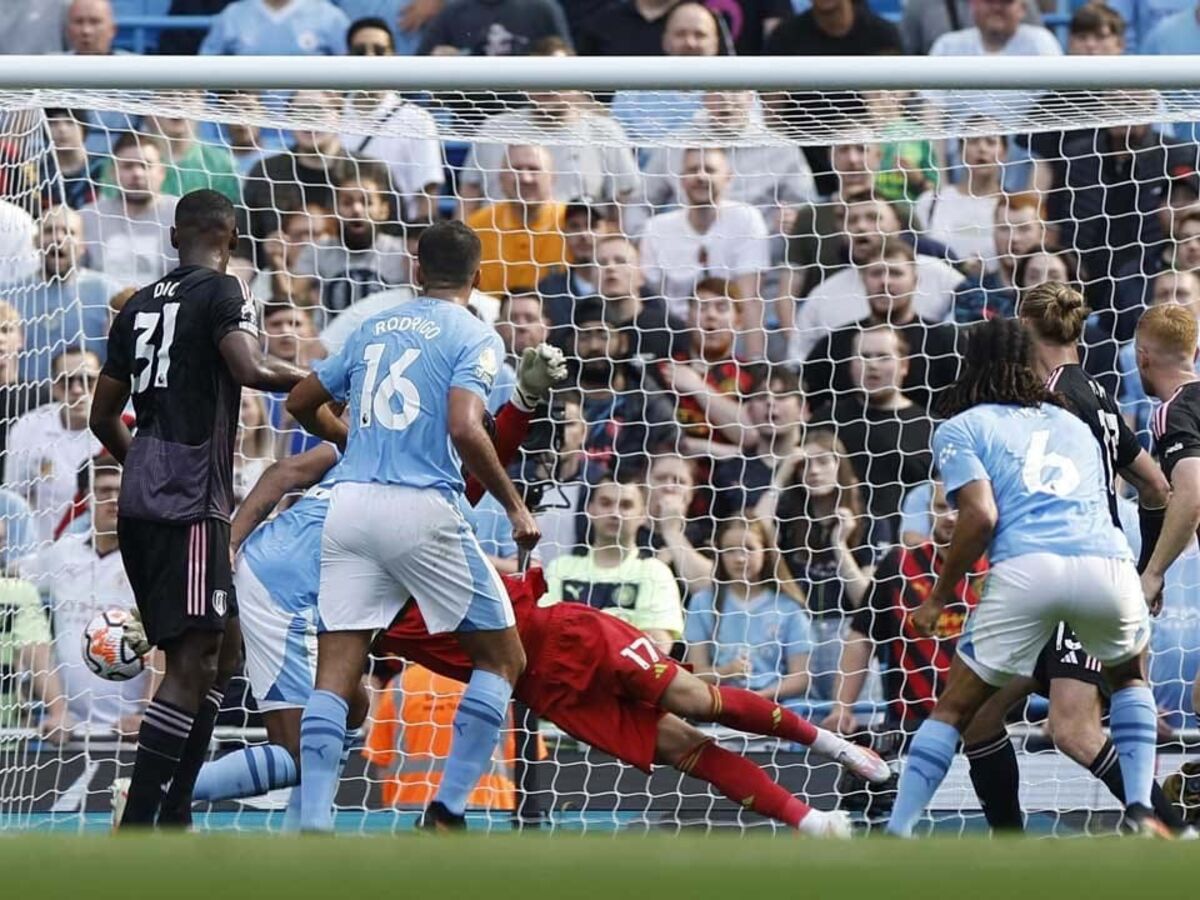 Manchester City vence jogo inaugural da Liga Inglesa com dois golos de  Haaland - SIC Notícias