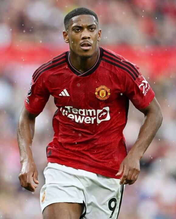 Anthony Martial - O avançado do Manchester United está no último ano de contrato com o clube. Representa os red devils há nove épocas, mas nunca se conseguiu impor. 