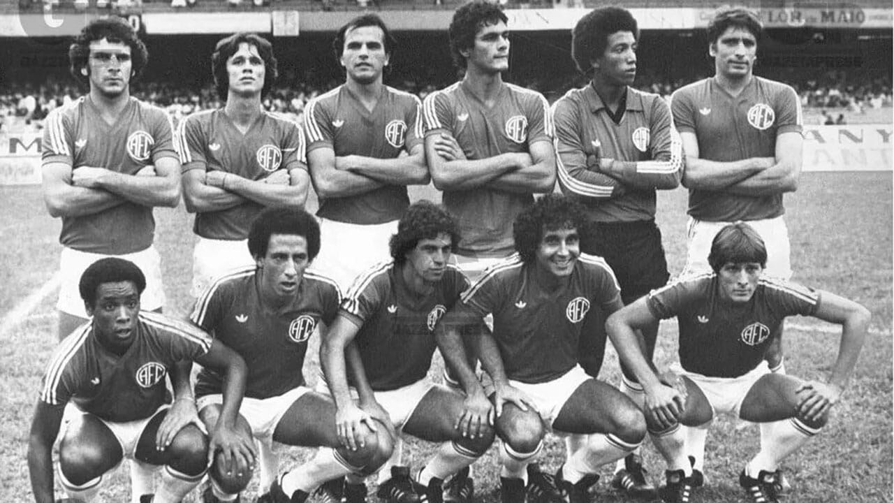 Marinho Peres com a camisola do América