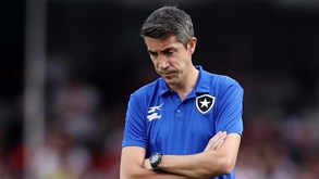 Bruno Lage coloca lugar no Botafogo à disposição após derrota com o Flamengo