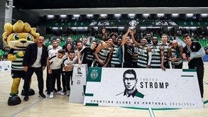 Sporting bate Cáceres e conquista Troféu Stromp