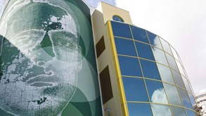 Daniel Eime assina o retrato de José Alvalade no estádio do Sporting: «Está a ser o meu maior desafio»