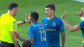 Iturralde González e o penálti contra o FC Porto revertido pelo VAR: «Regra diz que se entrou de forma imprudente é penálti»