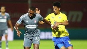 Léo Alaba castigado com dois jogos de suspensão por insultar e confrontar árbitro assistente