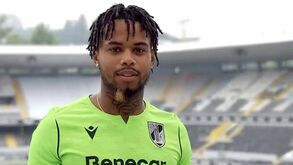 V. Guimarães oficializa rescisão com Nicolas Tié